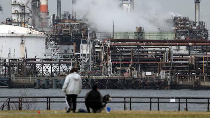 Загрузка нефтеперерабатывающих заводов Японии достигла 73% из-за притока стратегических запасов нефти