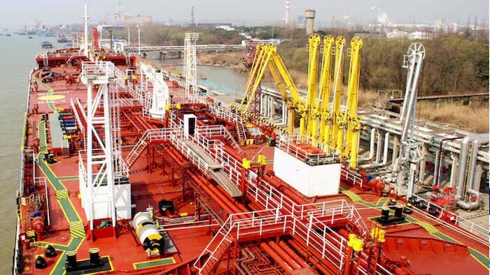В июле Китай увеличил запасы сырой нефти на 200 000 баррелей в сутки, несмотря на кризис в Ормузе